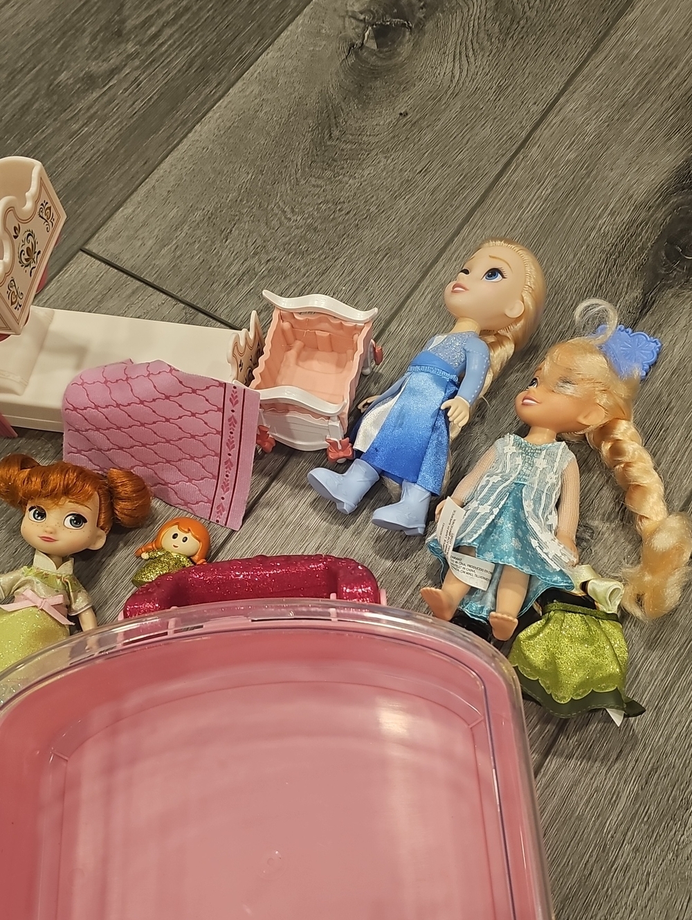 Frozen Pink Toy Doll Playset - Picture 4 of 4